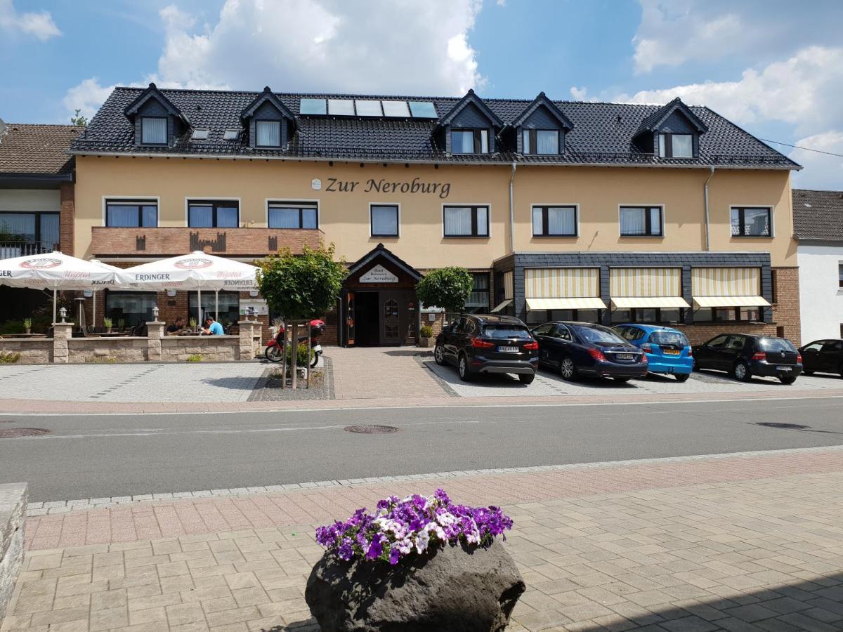 Hotel Restaurant Zur Neroburg Neroth Екстериор снимка